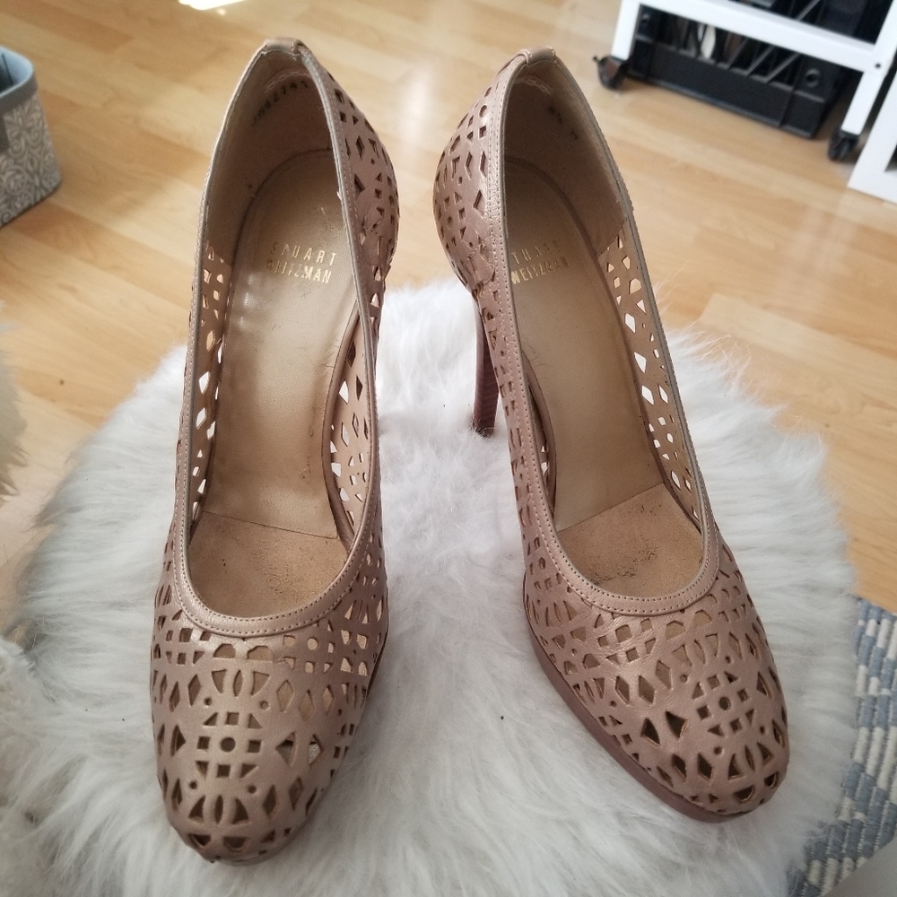 Stuart Weitzman Platform Gold Lattice Heels 8.5m - image 1